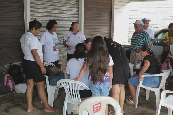 Prefeitura de Laranjal do Jari vem prestando diversos serviços durante as cheia do rio Jari.